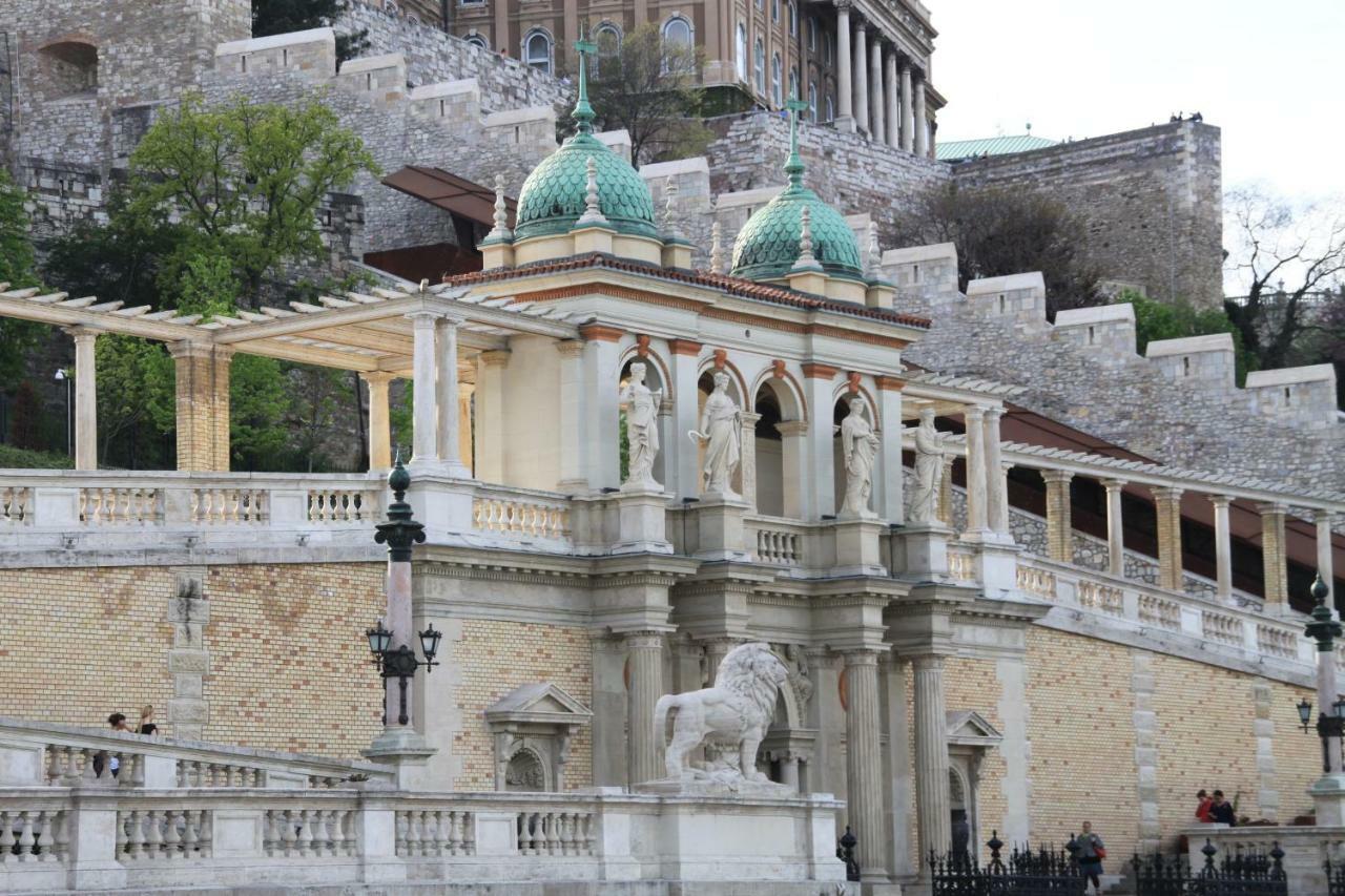 Christine Apartment Close To The Buda Castle Budapest Exterior foto